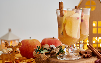Schöne Advents- und Weihnachtszeit-Apfelpunsch